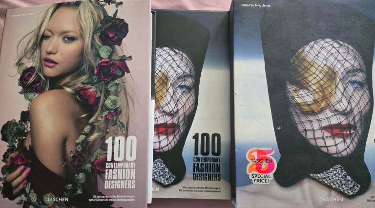 1000 fashion designers T