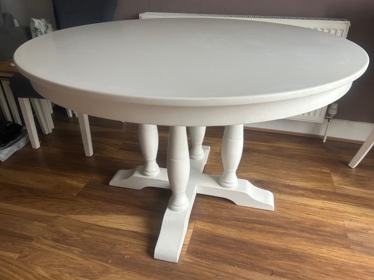 Round dining table 120cm