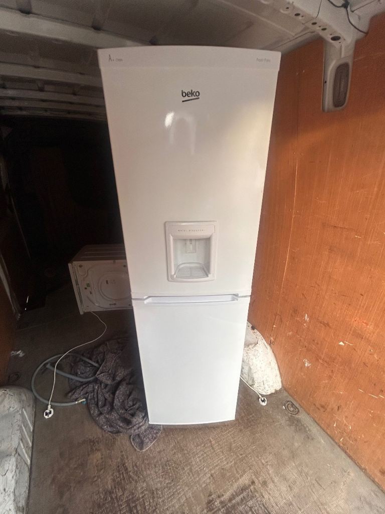 Frost free with water dispenser A+ 50-50 working very 