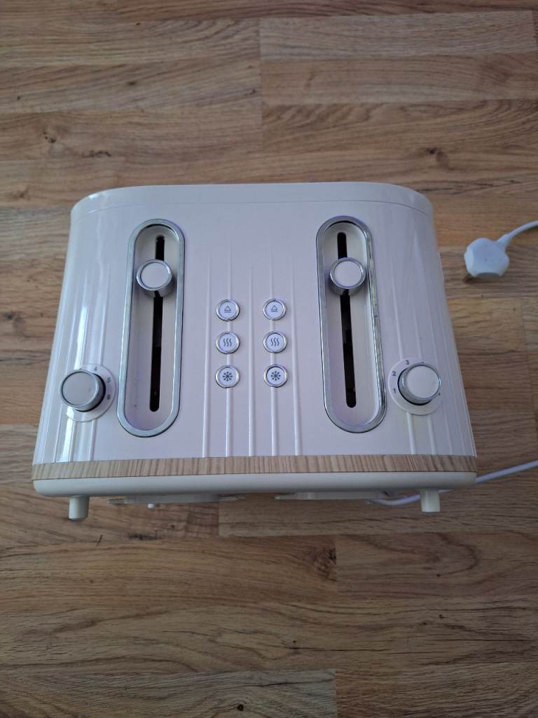 Cream 4-Slice Toaster 