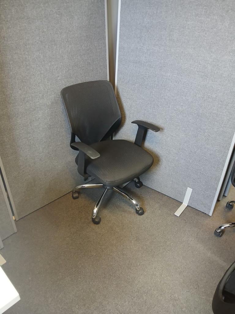 Office partition 1m x 1.8m 