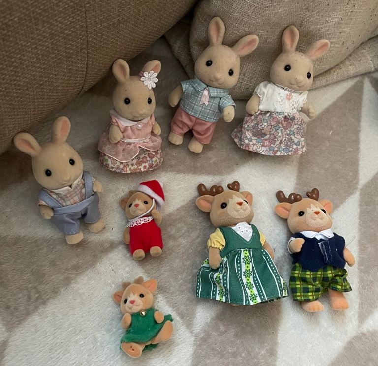 image for Sylvanian Families figure family sets x 2 