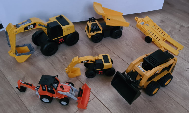 Digging toys - Originals CAT and JCB toys - different prices