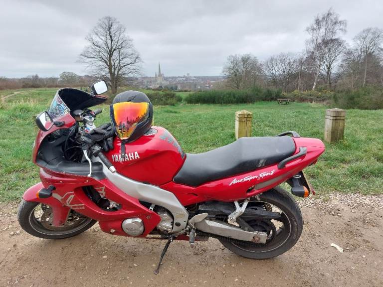 Yamaa YZF-R thundercat 600