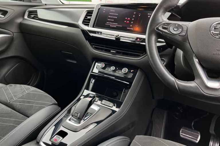 2023 Vauxhall Grandland 1.2 Turbo Ultimate 5dr Auto HATCHBACK PETROL Automatic