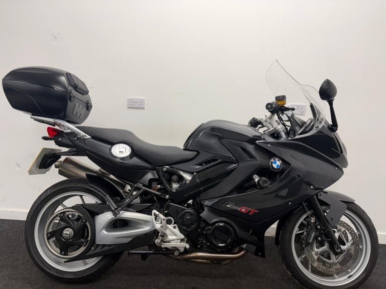 BMW F800 GT ** AKROPOVIC EXHAUST - DROP BOBBINS - WARRANTY **