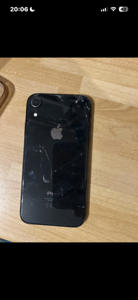 Apple iPhone XR 64GB - Black, Cracked Back