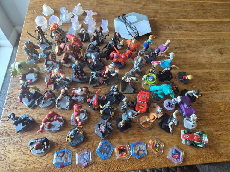 Disney Infinity figure accessory bundle 