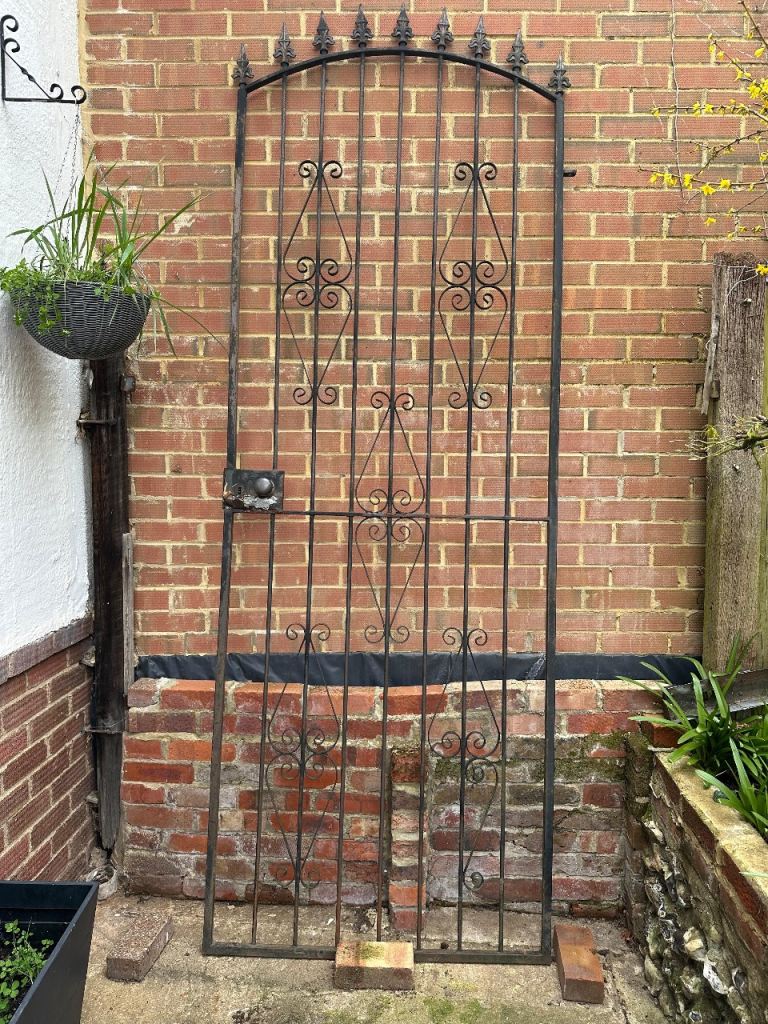 Black Metal Garden Gate - Solid & Decorative Arch Top