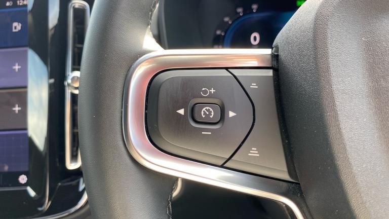 2025 Volvo XC40 2.0 B3P Plus Dark 5dr Auto Petrol Estate Estate Petrol Automatic