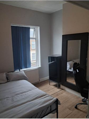 Spacious & Cosy Double Room For Rent AT M34 6AZ