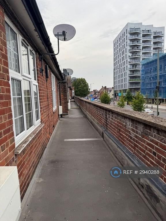 1 bedroom in Edgware Road, London, NW9 (#2940288)