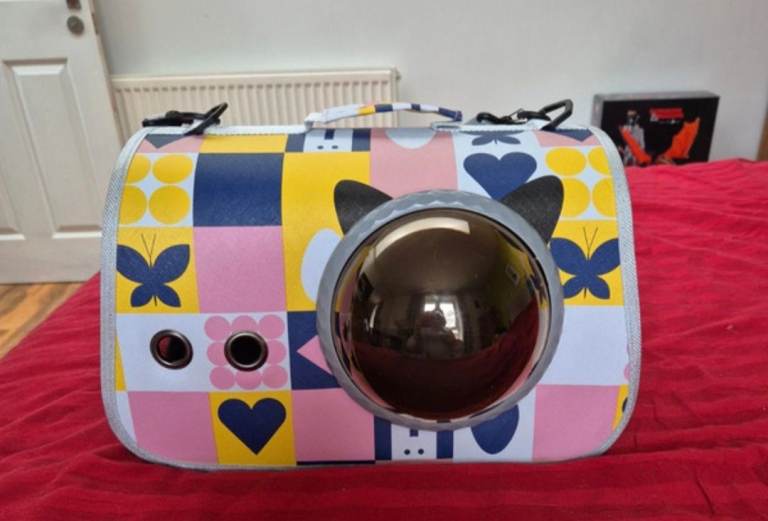 Foldable cat carrier / small pet carrier