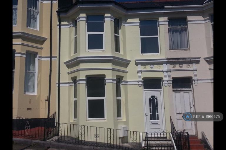1 bedroom in Seymour Avenue, Plymouth, PL4 (#1966575)