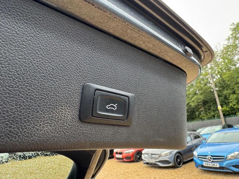 AUDI A4 AVANT 2.0 TDI S line quattro Euro 5 (s/s) 5dr 2015