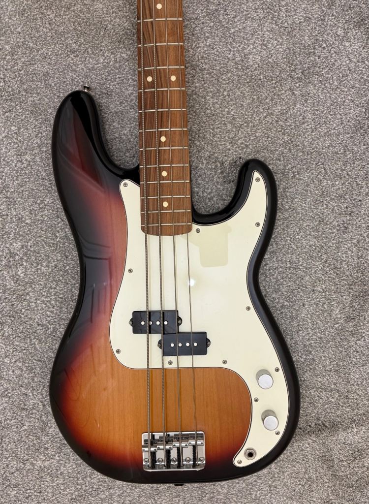Fender P Bass 2018 MINT!!