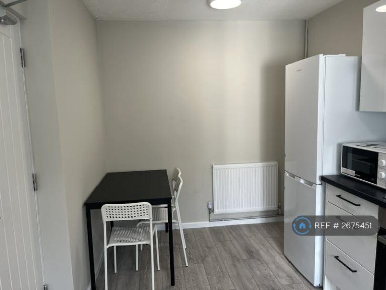 1 bedroom in Sturrocks, Basildon, SS16 (#2675451)