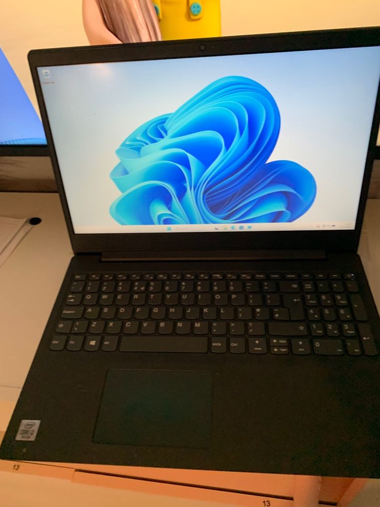 Levono v15  laptop 1tb storage 4gb ram 