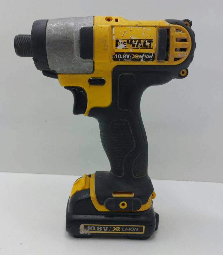 Dewalt dcf815 drill 