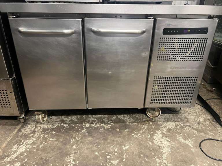 Commercial Undercounter Fridge – £120
