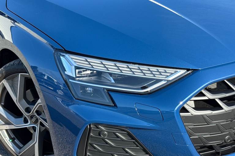 2025 Audi A3 Black Edition 35 TFSI  150 PS S tronic SUV PETROL Automatic