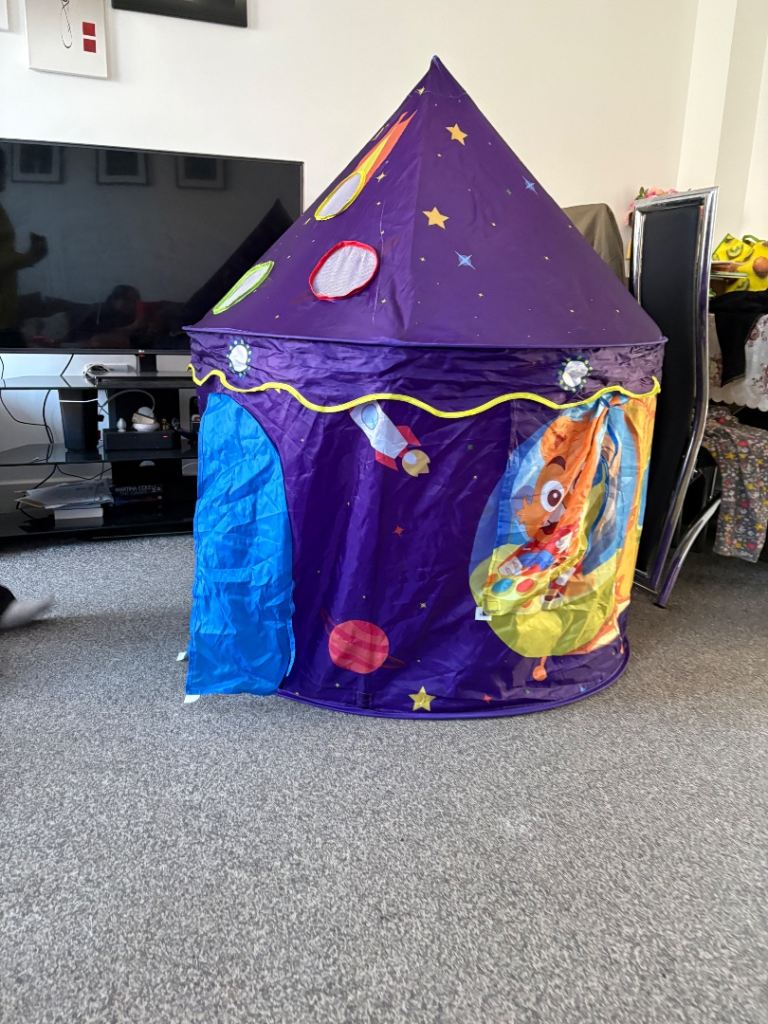 Play tent