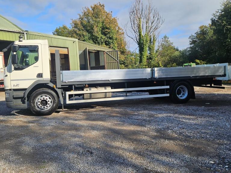 2017 DAF 18 ton drop side/scaffold truck/ 1 owner/new mot /low mileage/warranty