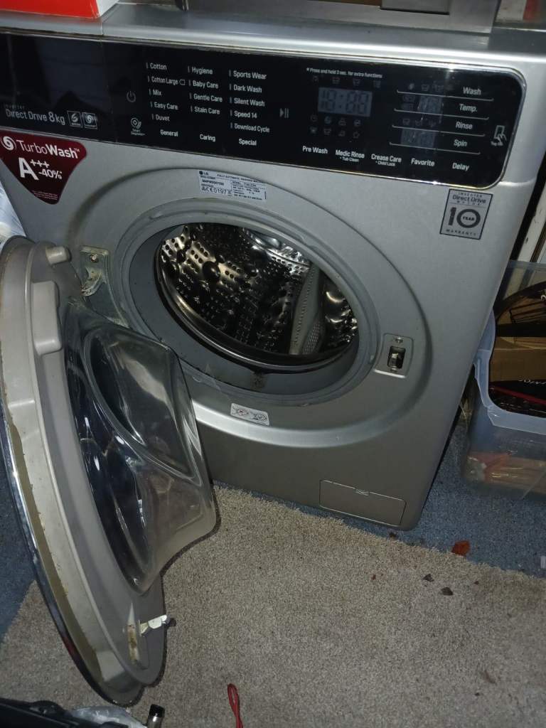LG washing machine    TLG Direct Drive 8kg Washing Machine – 1400rpm