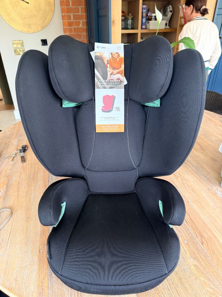 Child car seat - Cybex solution B4 - I Fix car booster seat