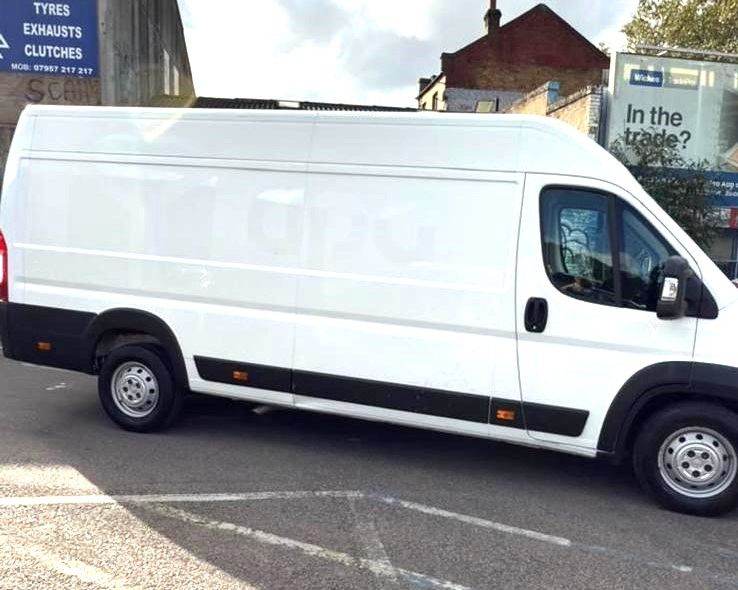 London / Oxford → Montpellier France – 14 August – Van with extra space for luggage