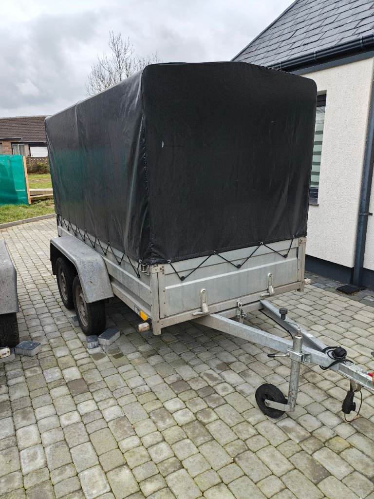8,7ft x 4,2ft TWIN AXLE  TRAILER WITH FRAME AND COVER 750KG