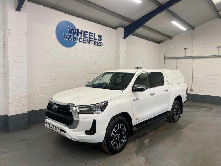 2022 Toyota Hilux 2.4 D-4D Invincible Auto 4WD Euro 6 (s/s) 4dr Pickup Diesel Automatic