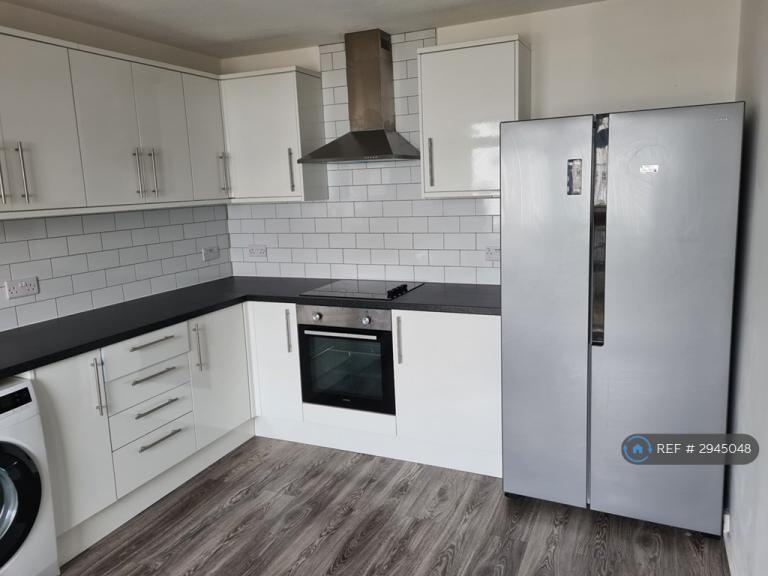 3 bedroom flat in Augustus Road, London, SW19 (3 bed) (#2945048)