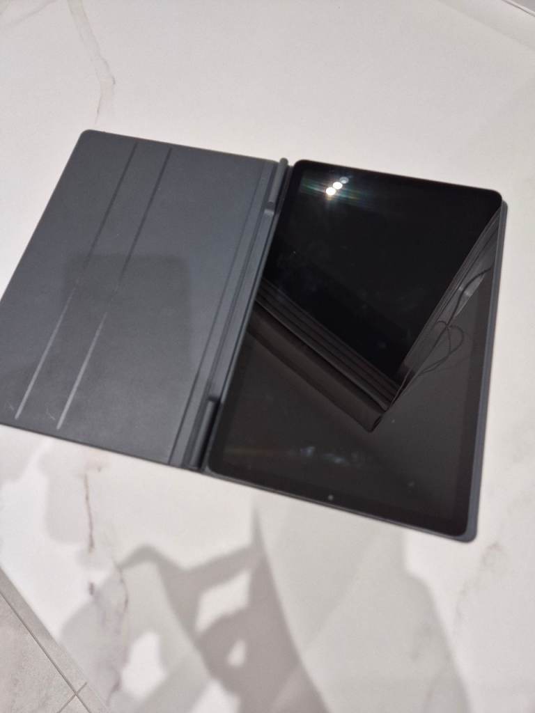 Tablet with Grey Protective Case – 64Gb