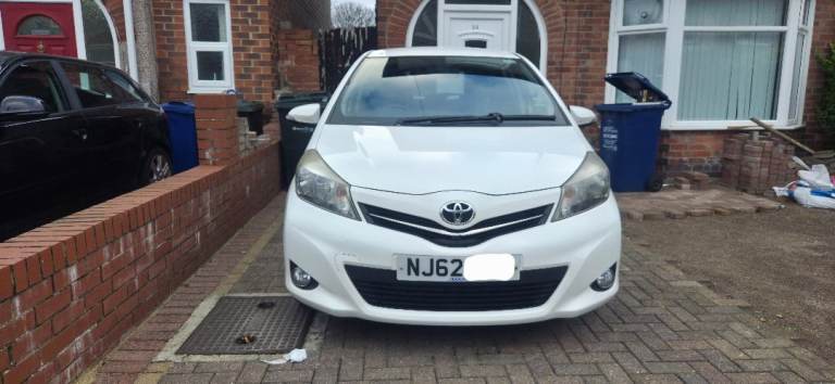 Toyota, YARIS, Hatchback, 2012, Manual, 1329 (cc), 5 doors