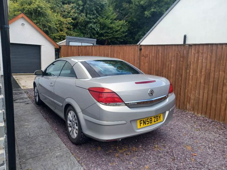 Vauxhall, ASTRA, Twin Top Sport Convertible, 2008, 5 Speed Manual, 1.8 Petrol.
