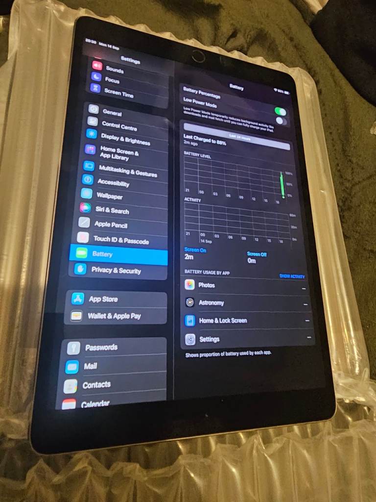Apple iPad pro 2 64gb 10.5inch screen  (Silver) – Good Condition