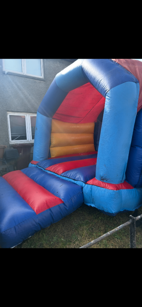 Bouncy castle 