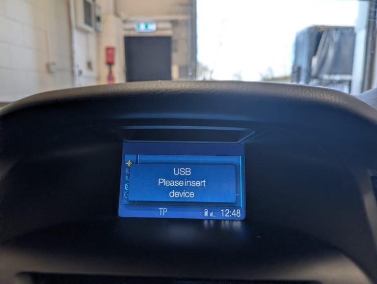 2014 Ford Focus 1.6 TDCi Zetec Navigator Euro 5 (s/s) 5dr HATCHBACK Diesel Manual