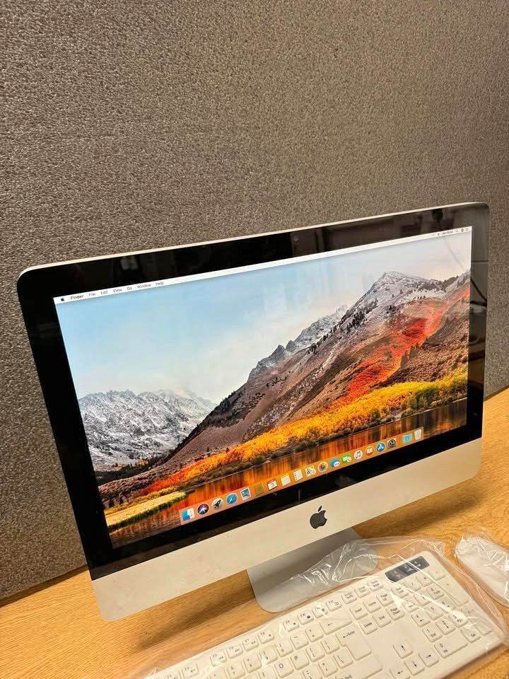 Apple iMac 24” | Intel i5 | 8GB RAM | 1TB HDD | Wireless Keyboard & Mouse