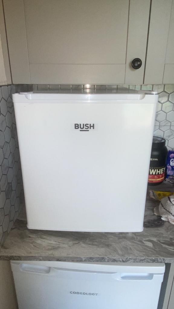 Mini Freezer and fridge ( 2 item bundle)White, As Good As New and mini 