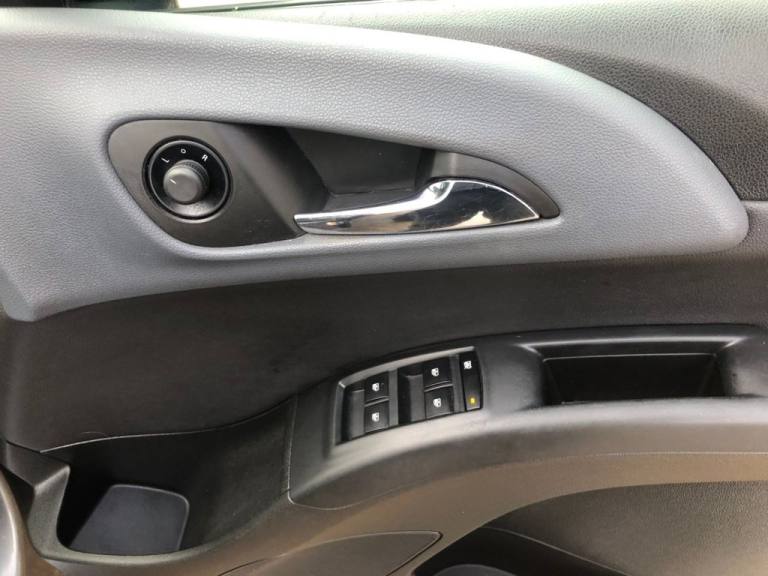 2011 Vauxhall Meriva 1.4i 16V SE 5dr MPV PETROL Manual