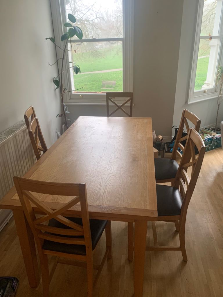 Dining table and 6 chairs 