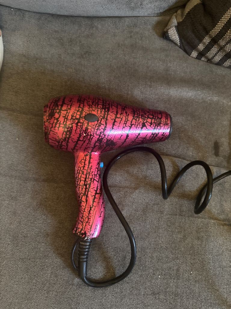 Hair dryer 