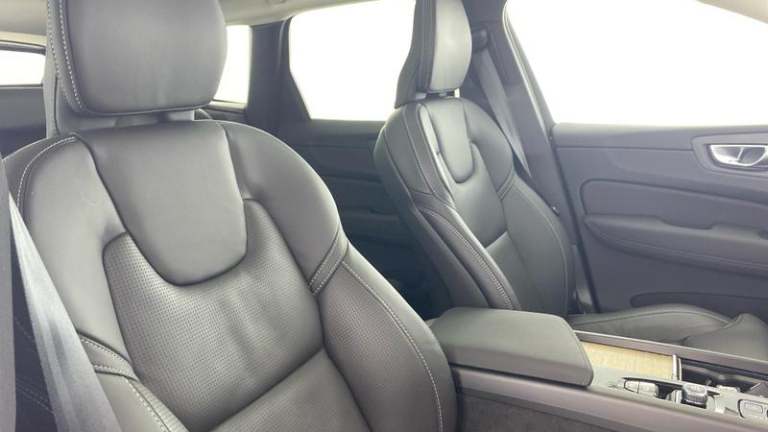 2025 Volvo XC60 Ultra T8 AWD Plug-in hybrid Electric/Petrol Bright Automatic SUV Hybrid Automatic