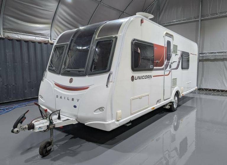 Bailey Unicorn Madrid 2015 4 Berth Fixed Bed Caravan 
