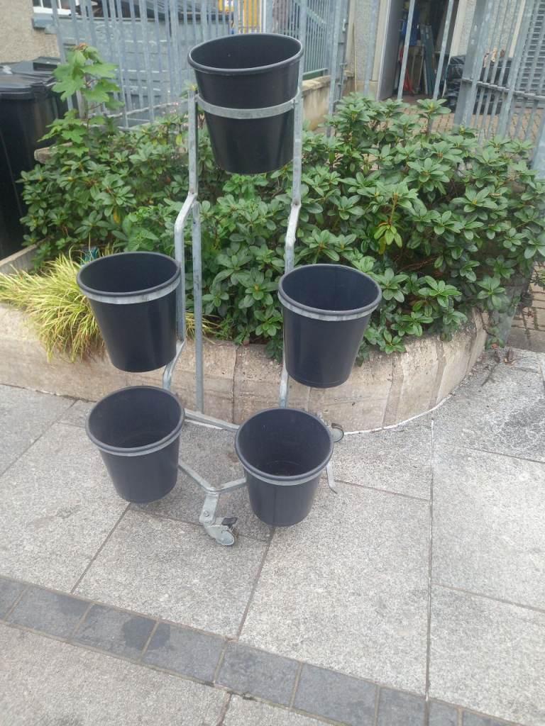 Vertical Retail flower bouquet display unit with 5 buckets