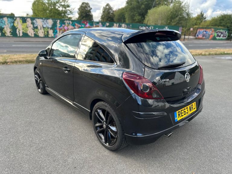 Vauxhall corsa black edition 1.4 , fresh mot
