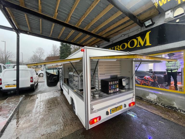 2018 Renault Master ML35 ENERGY dCi 110 Business  BE-SPOKE CATERING UNIT Box Van Diesel Manual