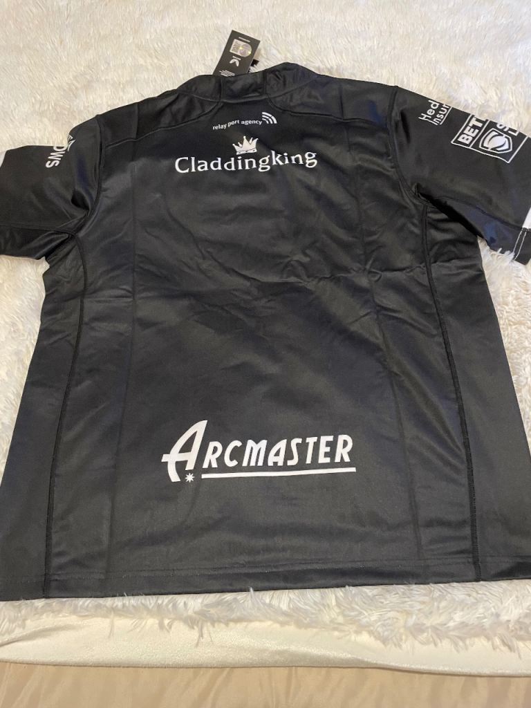 Hull fc 2024 shirts in size’s Large and Xl BNWT (20 pounds each)